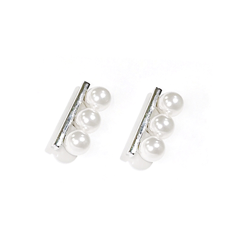 TRIPLE PEARL earring