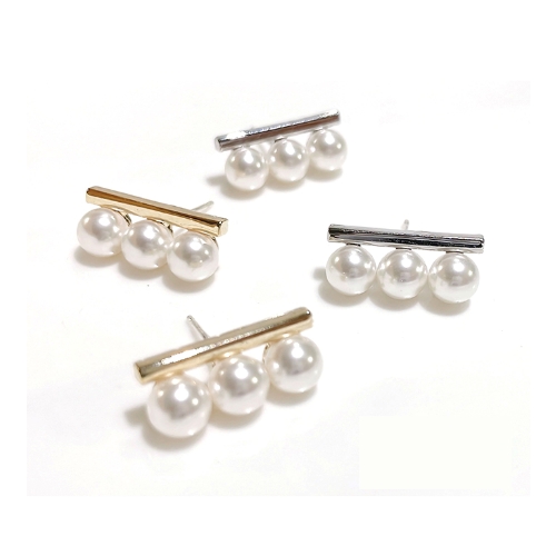 TRIPLE PEARL earring