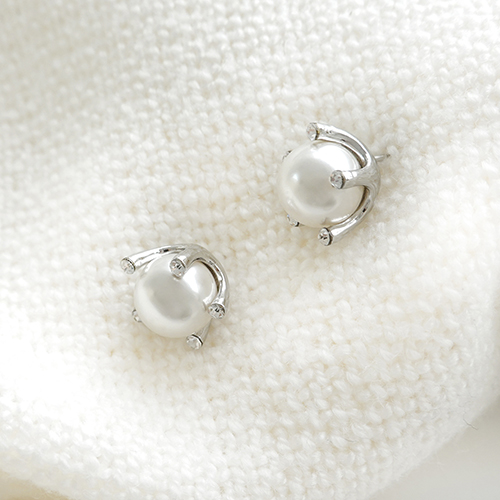 BLISS PEARL earring