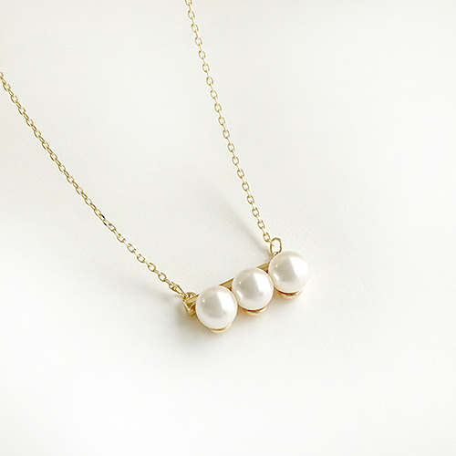 TRIPLE PEARL necklace