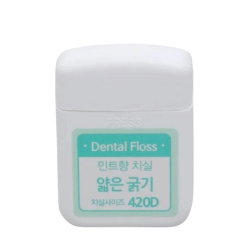 [DAISO] Mint-flavored thin dental floss (50m)
